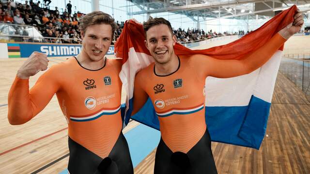 Jeffrey Hoogland was ondanks zijn verloren finale tegen Harrie Lavreysen blij met zilver.