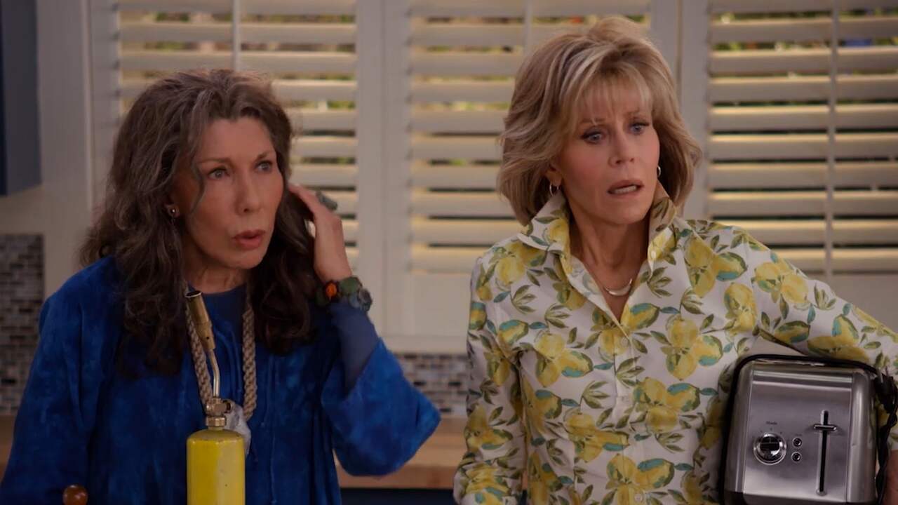 Bekijk hier de trailer van het vijfde seizoen van Grace & Frankie