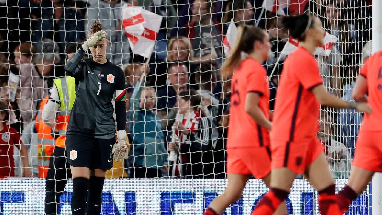 De Oranjevrouwen beleefden een pijnlijke avond in Leeds.