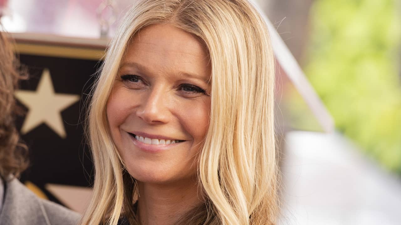 Gwyneth Paltrow and Brad Falchuk start living together after marriage.
