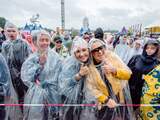 Regen tijdens Lowlands: Zo bereid je je voor op slecht weer tijdens een festival