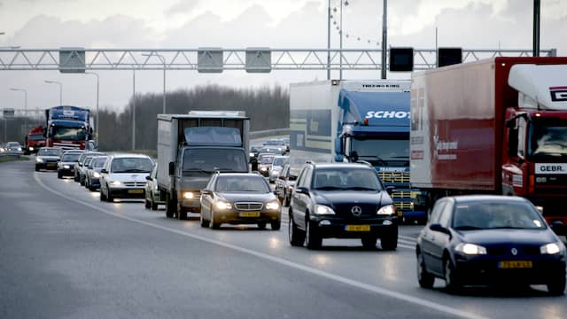 A15 weer geopend na ongeval bij Papendrecht. A15 weer geopend na ongeval bij Papendrecht.