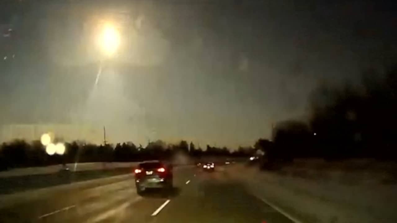 Beeld uit video: Meteoriet verlicht hemel boven Michigan dinsdag