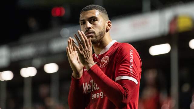 Radinio Balker stapt over van Almere City naar FC Groningen.