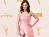 Carice van Houten verschijnt in roze jurk van Dior bij Emmy's