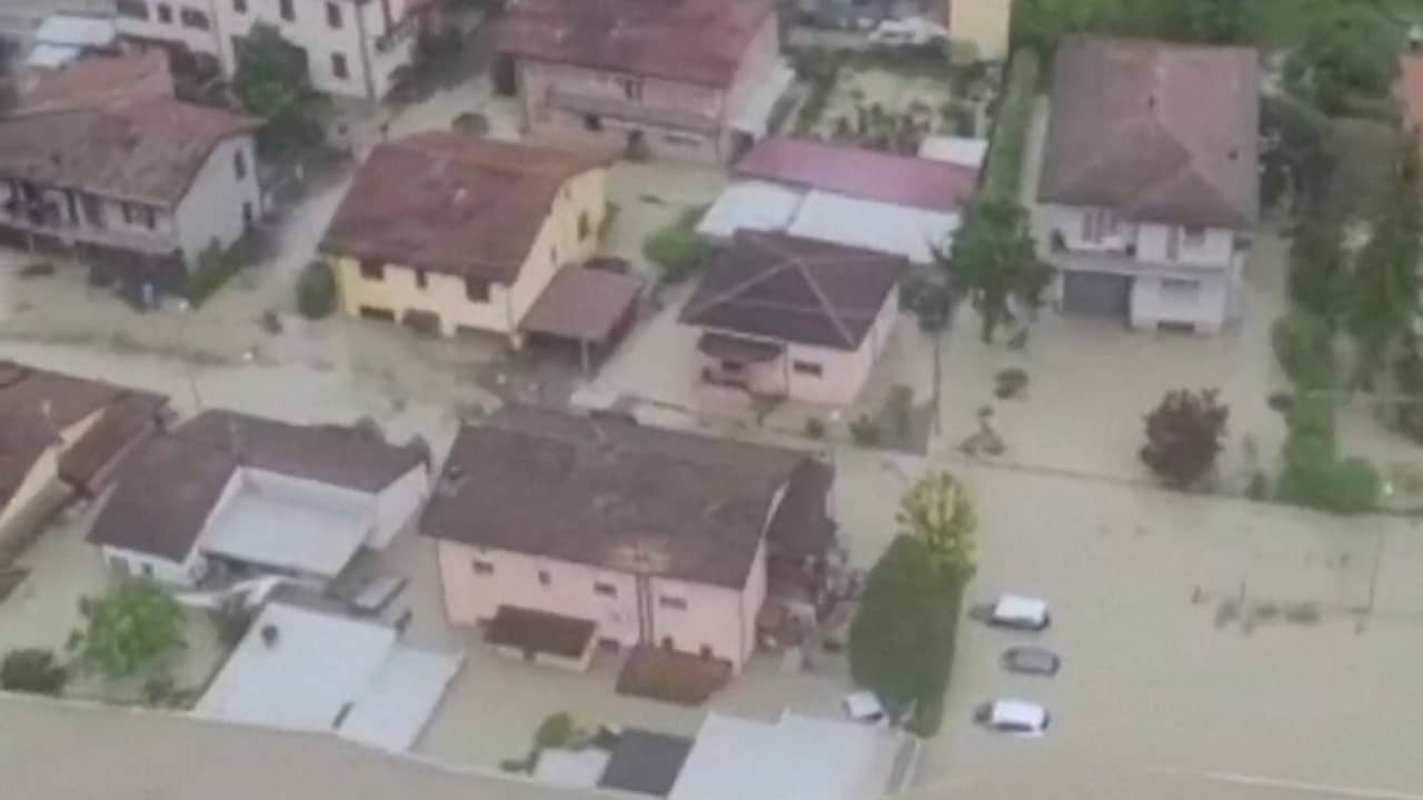 Beeld uit video: Luchtbeelden tonen hevige overstromingen in Noord-Italië