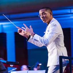 Maestro-winnaar sor begint eigen orkest en treedt op in Concertgebouw