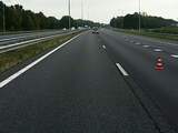 De A73 tussen Nijmegen en Venlo is vrijdagmiddag enige tijd volledig afgesloten geweest bij Malden door meerdere ongelukken.