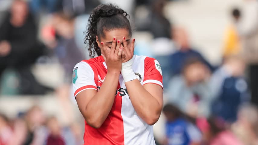 Feyenoord Vrouwen Dieper In De Problemen Na Nederlaag In Stadsderby ...