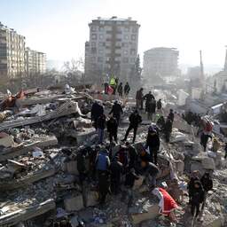 Zeker drie Nederlanders omgekomen bij aardbevingen in Turkije en Syrië