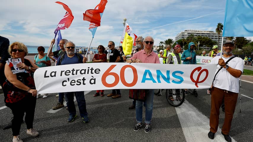 Franse regering wil pensioenleeftijd alsnog verhogen naar 64 jaar in 2030