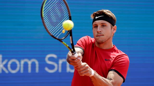 Alex Molcan brak Novak Djokovic vier keer, maar kwam niet in de buurt van de zege.