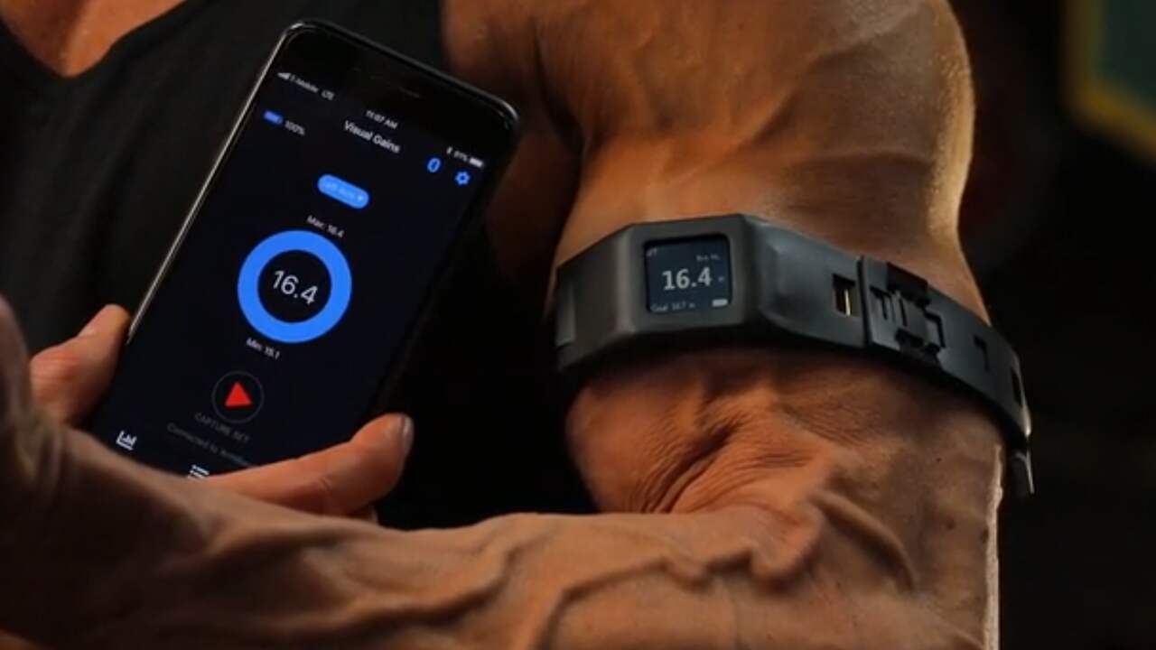 Beeld uit video: Wearable toont groei van biceps tijdens trainen