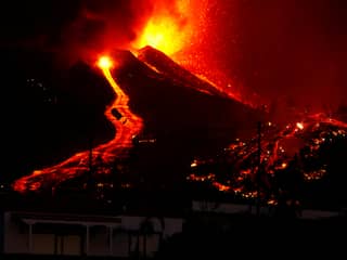 Lava vulkaanuitbarsting La Palma bereikt wijken, twintig woningen verwoest