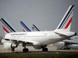 	FILES-FRANCE-AVIATION-TRANSPORT-AIRFRANCE-RESTRUCTURING
Caption	(FILES) This file photo taken on September 24, 2014 shows Air France planes parked on the tarmac of Charles de Gaulle airport in Roissy during an Air France pilots strike. The Air France direction presented to the trade union of the company on January 15, 2016 a new plan aiming to add to the long-distance flight air fleet two new planes per year between 2017 and 2020. This new plan, that should replace the disputed "plan B" on cutting off activities, provides possibilities of hiring new flying personnel and "no forced departure" of the ground staff until summer 2018. / AFP / STEPHANE DE SAKUTIN
fotograaf	Stephane De Sakutin
stad	Roissy-Charles de Gaulle airport