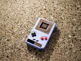Onderzoekers TU Delft maken Game Boy die zonder batterijen werkt