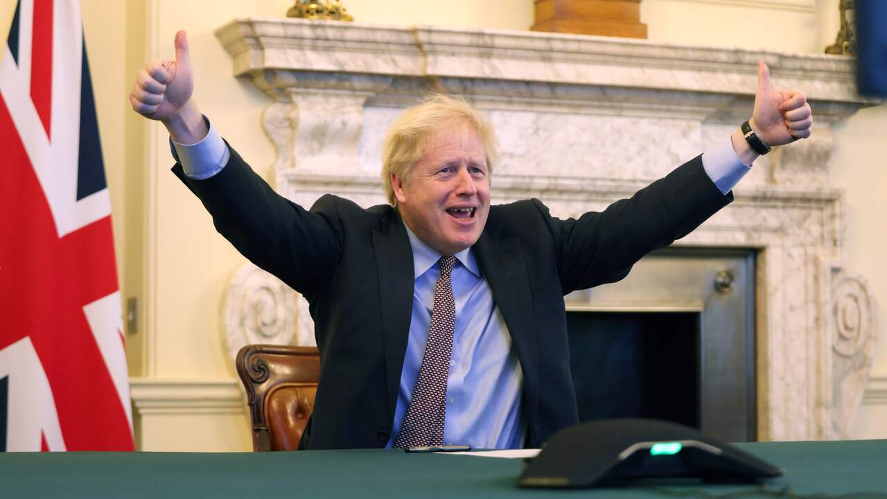 Premier Boris Johnson juicht na het sluiten van een handelsakkoord met de EU. (Foto: Boris Johnson)