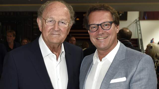 Albert Verlinde samen met Joop van den Ende in 2015.