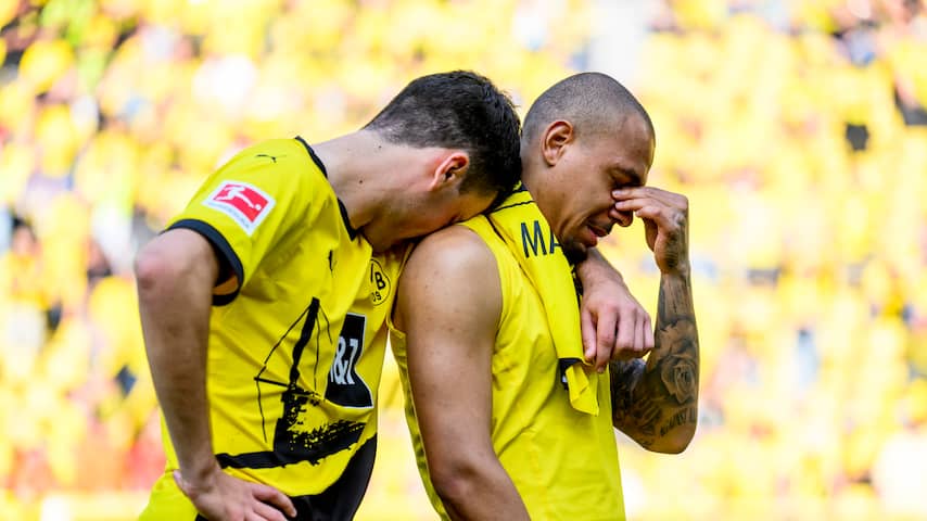 Borussia Dortmund in tranen na mislopen titel: 'Dit voelt zo oneerlijk'