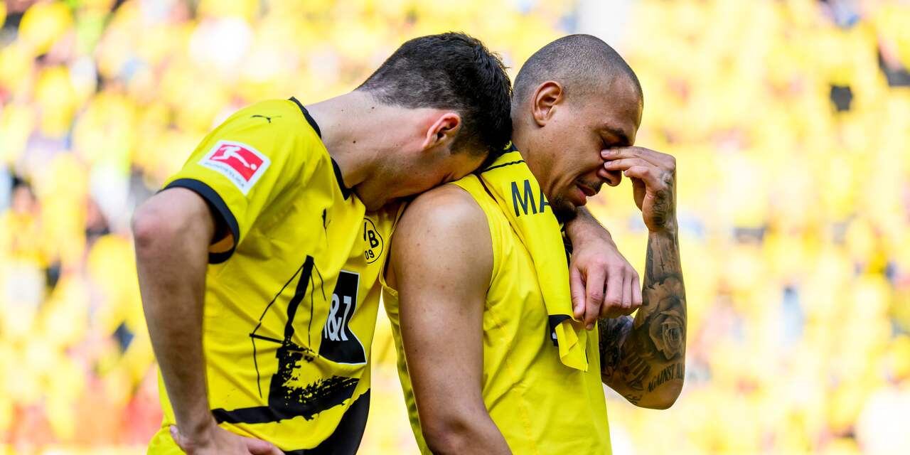 Borussia Dortmund in tranen na mislopen titel: 'Dit voelt zo oneerlijk'