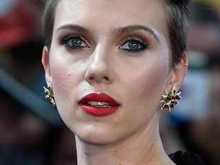 'Scarlett Johansson heeft relatie met haar advocaat'