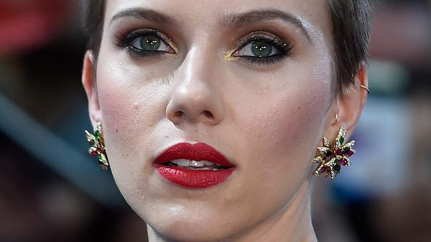 'Scarlett Johansson heeft relatie met haar advocaat'
