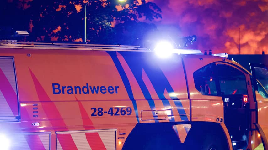 Hond komt om bij uitslaande garagebrand in Achterveld, buren waarschuwen bewoners