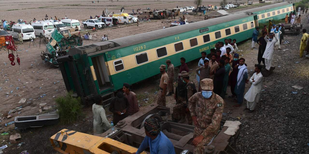 Dodental als gevolg van treinbotsing in Pakistan stijgt naar zeker 45
