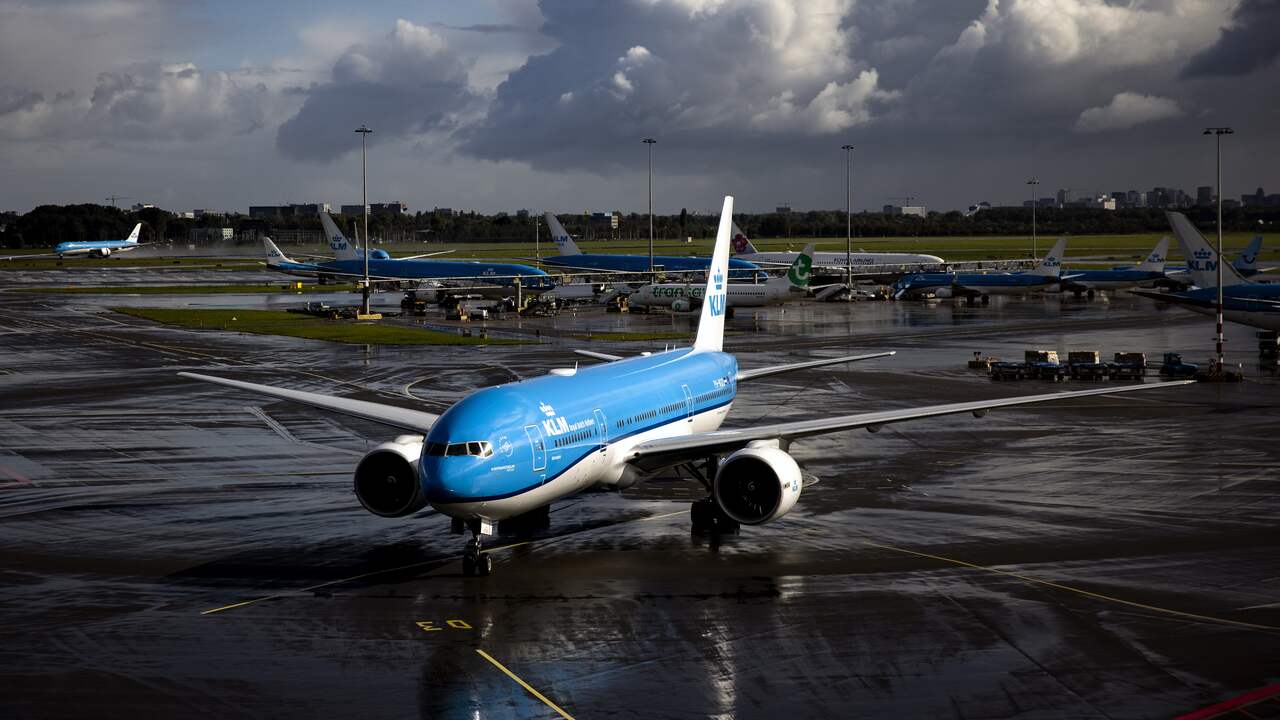 Travelers can claim compensation for longer after missing their Schiphol flight |  Economy