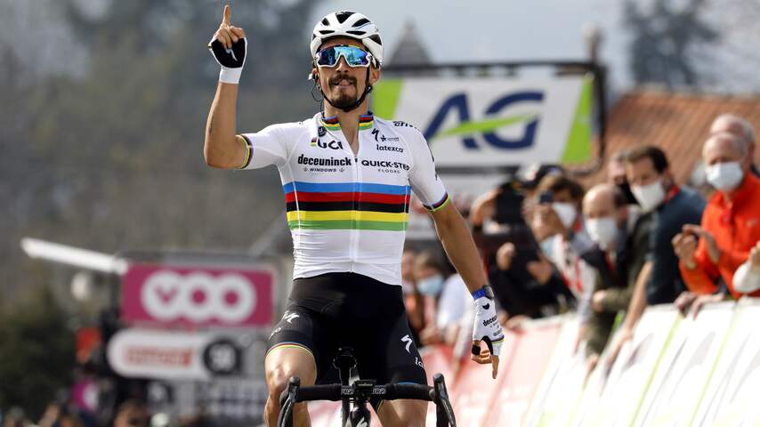 Titelverdediger Alaphilippe en Evenepoel in selectie Quick-Step voor Waalse Pijl