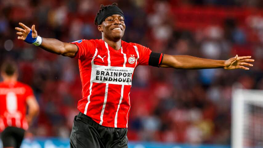 PSV Breekt Contract Van Smaakmaker Madueke Open En Verlengt Tot 2025 ...