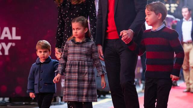 De prins heeft een zusje en een broertje: de zesjarige Charlotte en de driejarige Louis.
