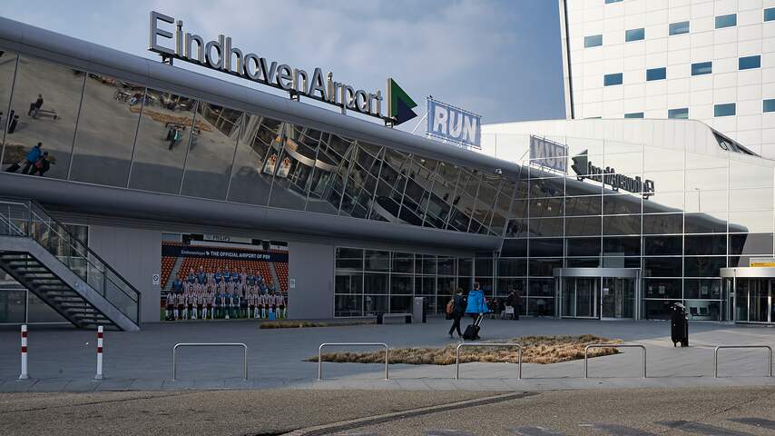 Gemeente Eindhoven vreest drugssmokkel door directe vluchten Antillen