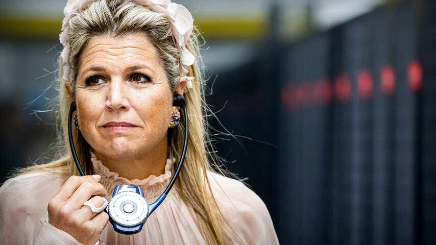 Koningin Máxima opent gerestaureerd Pieter Teylers Huis