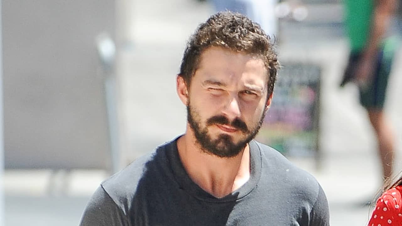 Shia LaBeouf wildplassend gefotografeerd | Achterklap | NU.nl