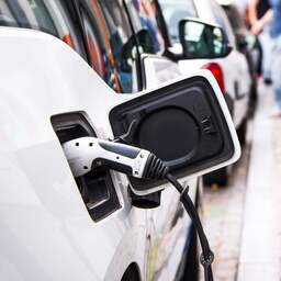 Twintigduizend extra laadpunten voor elektrische auto's in drie provincies