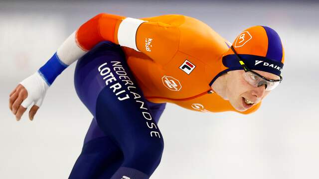 Jorrit Bergsma werd vorig seizoen op de WK afstanden geklopt door Nils van der Poel.