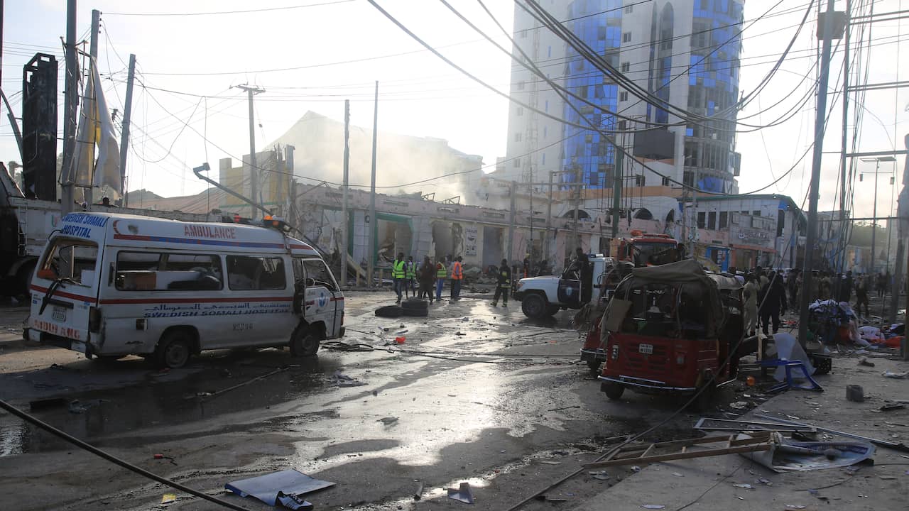 Sedikitnya 100 tewas dan 300 terluka dalam serangan bom mobil di Mogadishu hari ini