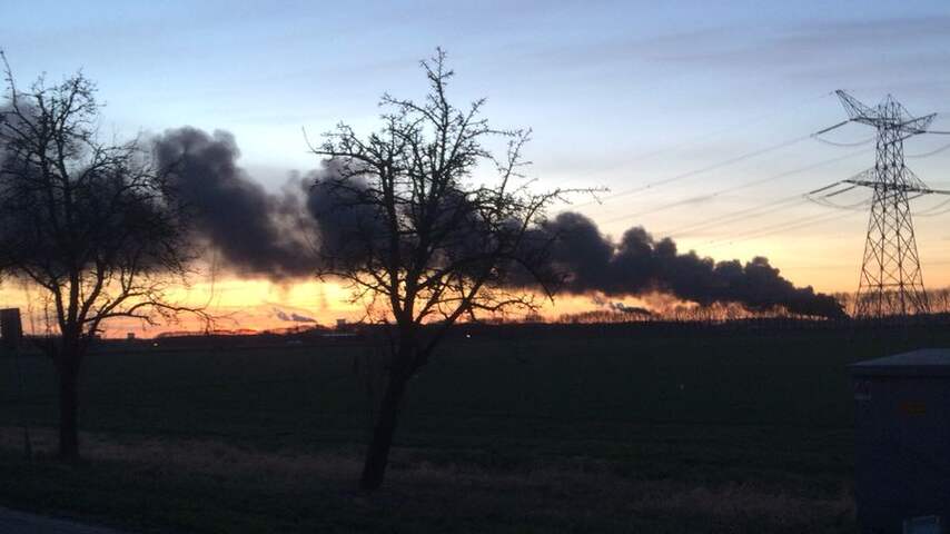 Grote brand bij chemiebedrijf in Moerdijk onder controle