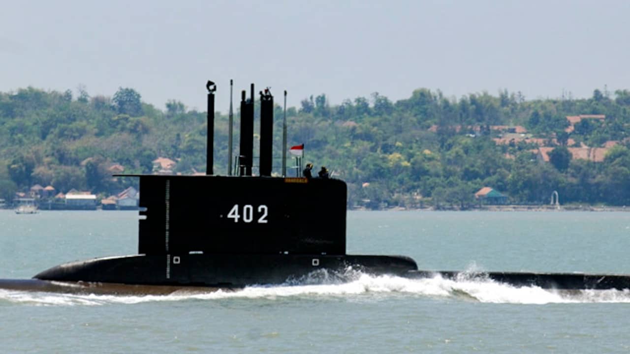 Suspected wreckage of missing Indonesian submarine found |  NOW