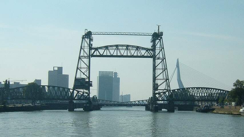 Rotterdamse brug wordt ontmanteld voor gigantisch plezierjacht van Jeff Bezos
