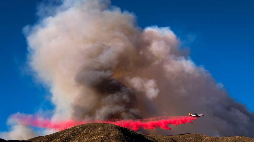 Tientallen Gebouwen Verwoest Door Bosbrand Californië | Buitenland | NU.nl