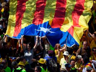 Zelfbestuur Catalonië hersteld na beëdiging nieuwe regering