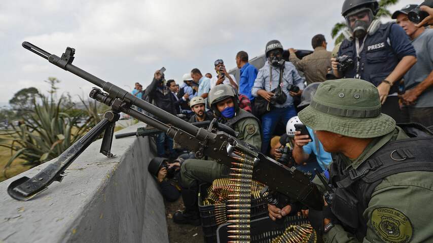 Guaidó roept Venezolaans leger op tot opstand tegen president Maduro