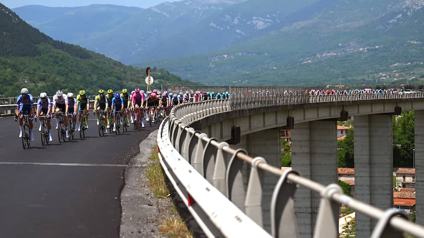 Bekijk hier de actuele koerssituatie in de tiende etappe van de Giro