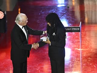 Nile Rodgers krijgt Polar Music Prize uit handen van Zweedse koning