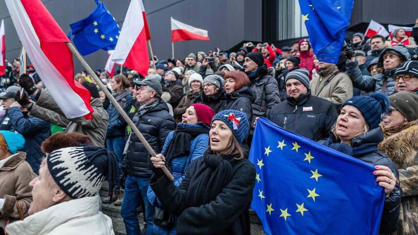 Koers nieuwe Poolse regering baart buitenland zorgen