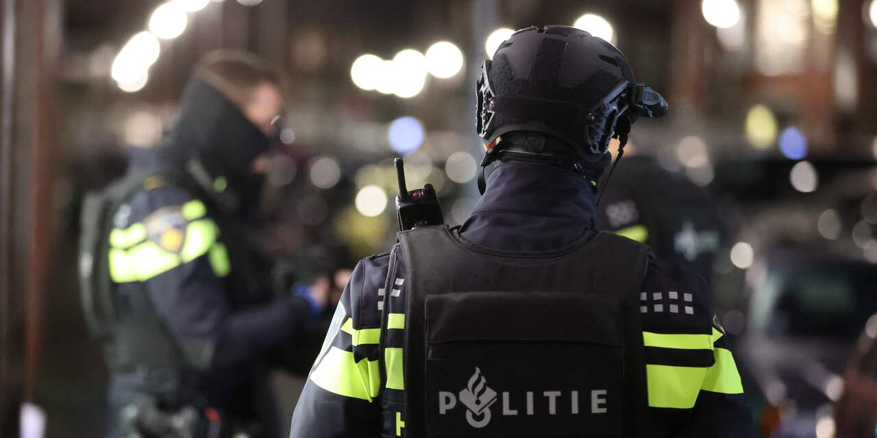 Minimaal één arrestatie na 'grimmige' avond in Alphen aan den Rijn