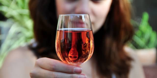 wijn rose alcohol wijndrinker wijnglas
