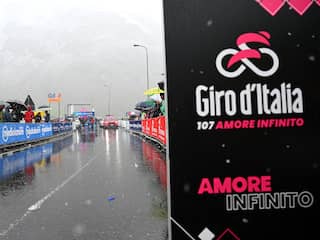 Giro-organisatie luistert naar peloton en wijzigt parcours vanwege extreem weer